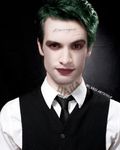 Anyone else here think Brendon Urie from panic at the disco be a great joker? come on yall know brendon would make a great joker hes carzy enough.