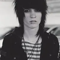 Which Johnnie Guilbert Photo? (Youtube) Which Johnnie Guilbert Photo? (Youtube)