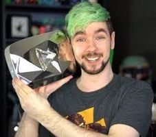 Which picture does Jacksepticeye look best in?