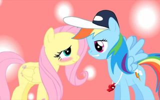 Rainbow Dash and Fluttershy Kiss