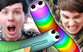 Dan and Phil are terrible at SLITHER.IO!