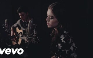 Shawn Mendes & Hailee Steinfeld - Stitches (Acoustic)