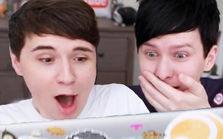 Dan and Phil React to #DAPGO Memes!