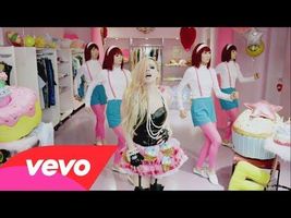 Avril Lavigne - Hello Kitty