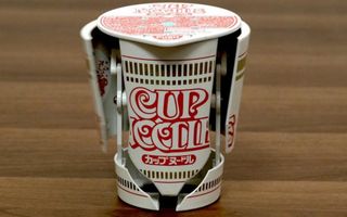 ロボットに変身カップヌードル！歌う、動く、誕生日を祝う。Cup Noodles Robot Timer