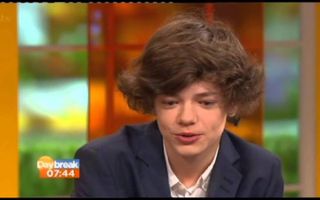 ONE DIRECTION - HARRY STYLES LOOKALIKE (JACOB SKELTON) ON DAYBREAK