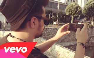 Elvana Gjata - Love me (Official MobilePhoneVideo) ft. Bruno