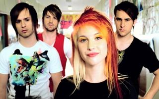 Paramore: Misery Business [OFFICIAL VIDEO]