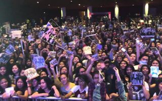 Filipino Directioners singing Perfect by One Direction #MITAMALBUMLAUNCH at Kia Theater