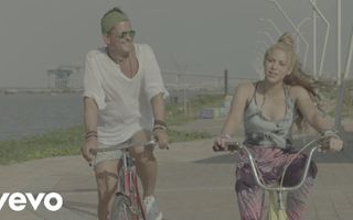 Carlos Vives, Shakira - La Bicicleta (Official Video)