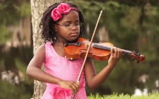 Amazing 6-Year-Old Violinist Plays "Let It Go" From Disney's Frozen