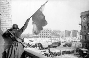 What If Nazi Germany won the battle of stalingrad? If the Nazis won the battle of Stalingrad how do you think it would play out? do you think they would win the war? reach Moscow? or would the soviets still be to strong to handle?