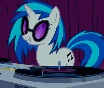 DJ-Pon3 (Vinyl Scratch)