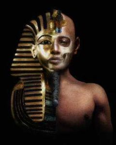 When did King TUTANKHAMUN rule from?