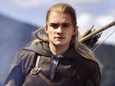 What Does Legolas Say When he is Standing On the Rock?