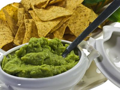 What is the main ingredient in the Mexican dish 'Guacamole'?