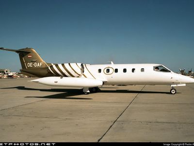 Who manufactures the Learjet line of business jets?