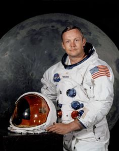 Which astronaut was I when I became the first person to walk on the moon?