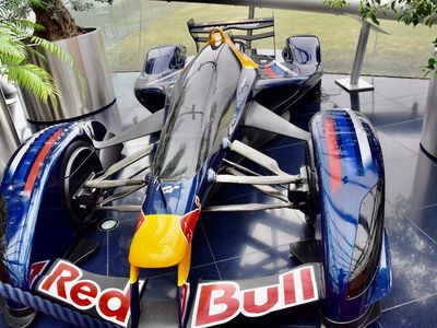 What engine supplier does Red Bull Racing use?