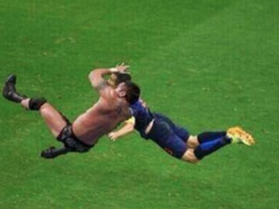 What famous move did WWE superstar Randy Orton deliver that went viral and even got turned into a meme?