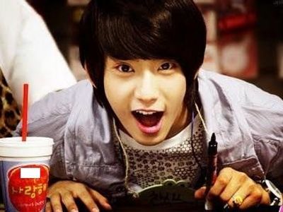 Who is this? Hint: B1A4 Comment: ahh! such a cute picture!