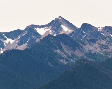 What is the highest mountain range in North America?