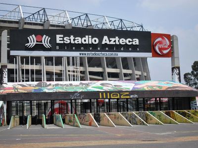 In which city is the Estadio Azteca located?