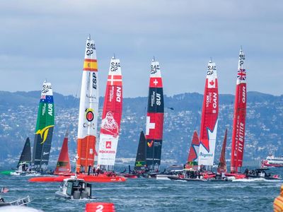 Which of the following is a type of sailing racing where multiple boats compete against each other?