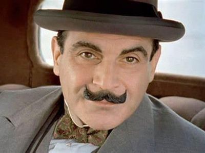 Which novel features the famous detective Hercule Poirot?