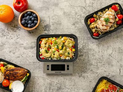 What is the main benefit of meal prepping?