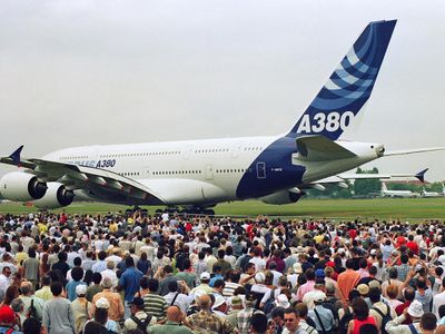 Which airline was the launch customer for the Airbus A380?