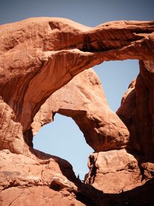 Which trail is known for its unique natural rock formations?