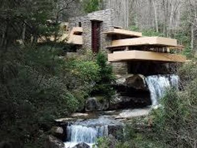 Who created the 'Fallingwater' architecture sculpture?