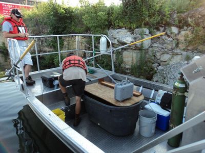 What is the purpose of a livewell on a fishing boat?