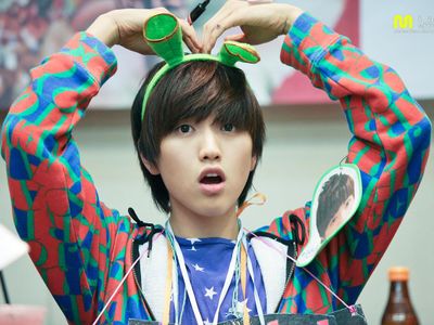 Who is this? Hint: B1A4 Comment: omg he's so cute xD