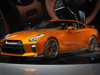 Which Japanese automaker produces the 'GT-R' sports car?