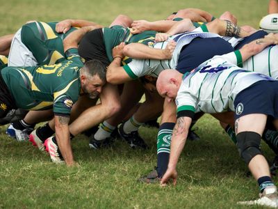 In rugby sevens, teams consist of how many players on the field?