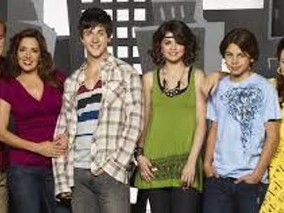 Select all that apply: what are Selena's 'brothers' (co stars) called on wowp?