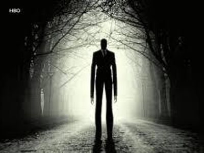 what does Slenderman wear?