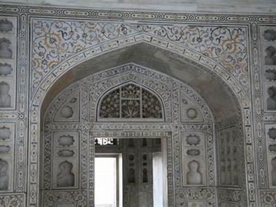 What building material is commonly used in Islamic architecture due to its strength and durability?