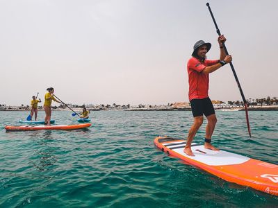 Which of the following is a paddleboard safety tip?