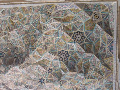 Which of the following is NOT a common motif in Islamic art?