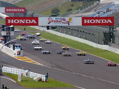 Which race is held at the Suzuka Circuit?