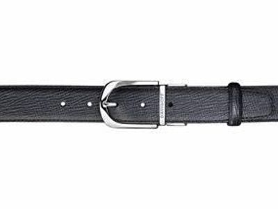 What type of belt typically features a buckle with a prong?