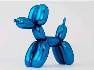 Which artist created the ‘Balloon Dog’ sculpture?