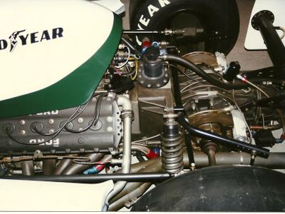 What engine supplier is associated with the team Williams?