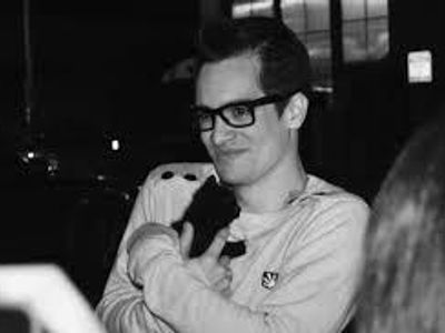 Does Brendon like dogs or cats? (dont even think about it)