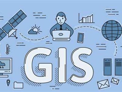 What does a GIS analyst do?