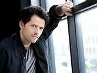 What is the name of the actor who plays Castiel? (capitals required)