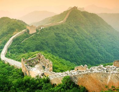 What was the primary building material used in the construction of the Great Wall of China?